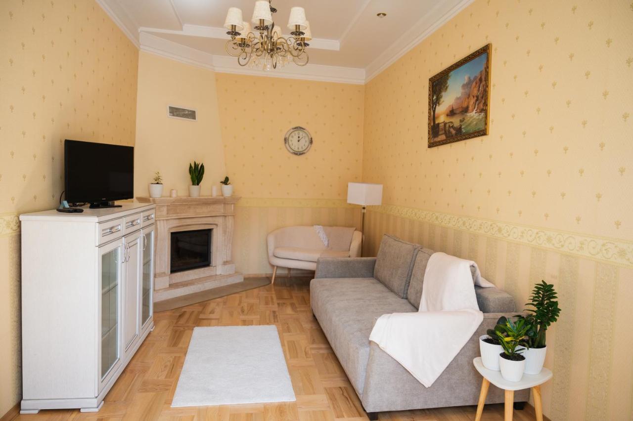One Bedroom Apartment With Balcony-Kostyushka Street,16 Лвив Екстериор снимка