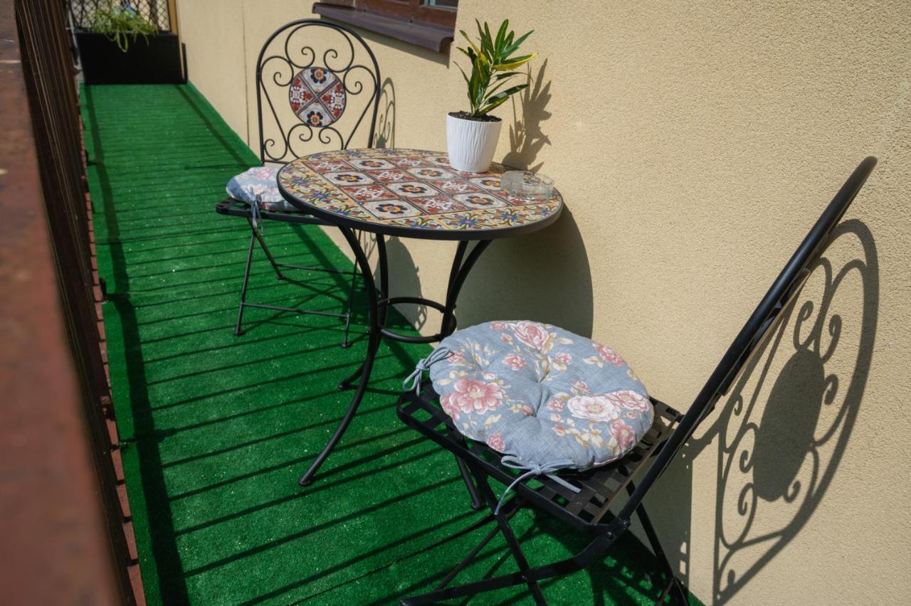 One Bedroom Apartment With Balcony-Kostyushka Street,16 Лвив Екстериор снимка